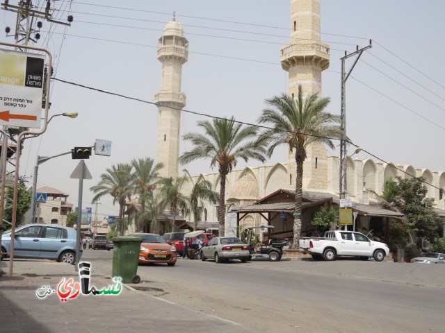 كفرقاسم - فيديو : وفد يساري في زيارة لمعالم كفرقاسم برفقة الاستاذ شوكت ورئيس البلدية المحامي عادل بدير ..